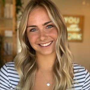 Meet your Posher, Adena